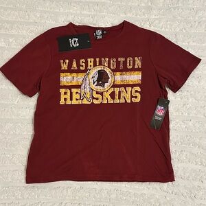 NWT Washington Redskins Maroon T-Shirt Women’s Size Medium. Official NFL apparel
